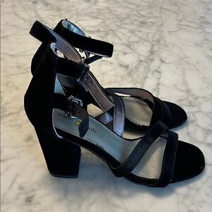 Seven Dials Black Velvet Strappy Heels Women’s Size 6